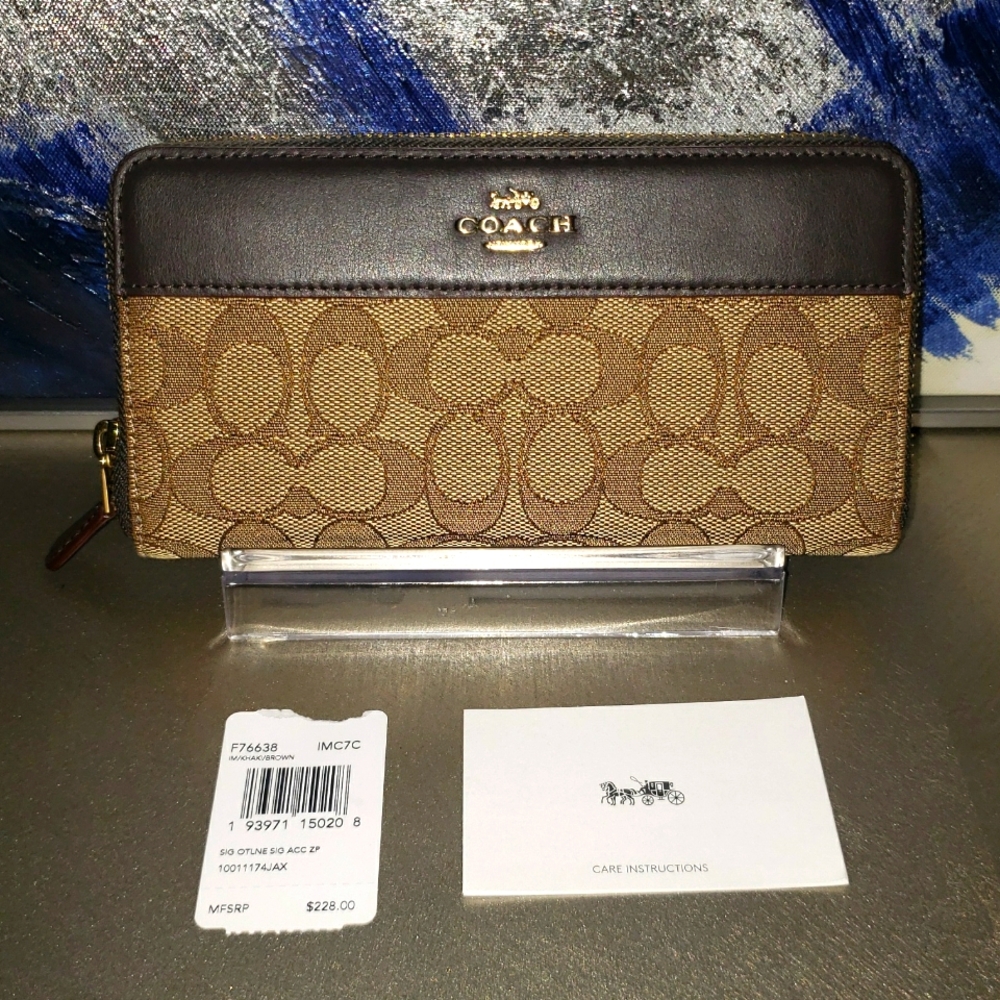 Coach Signature Longwallet NWT